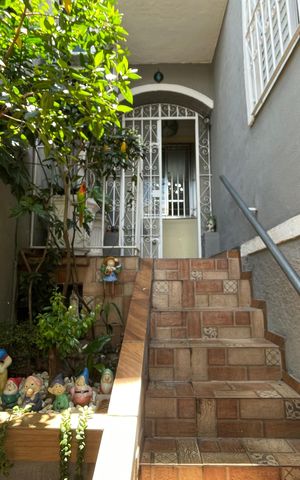 Casa à venda com 200m², 4 quartos e 1 vaga Casa à venda com 200m², 4 quartos e 1 vagaÁrea comum