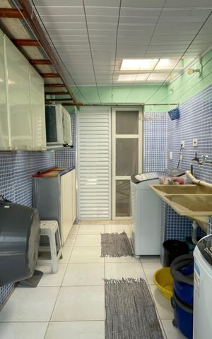Casa à venda com 200m², 4 quartos e 1 vaga Casa à venda com 200m², 4 quartos e 1 vagaÁrea de Serviço