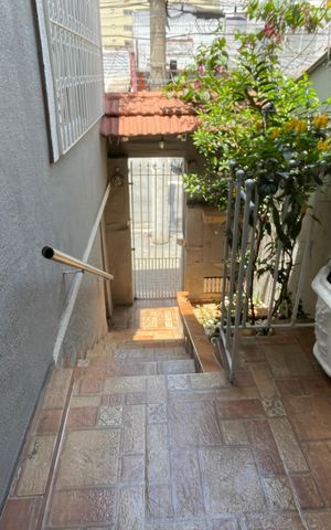 Casa à venda com 200m², 4 quartos e 1 vaga Casa à venda com 200m², 4 quartos e 1 vagaÁrea comum