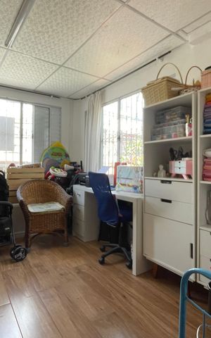 Casa à venda com 200m², 4 quartos e 1 vaga Casa à venda com 200m², 4 quartos e 1 vagaQuarto 1
