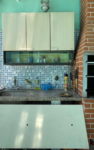 Casa à venda com 200m², 4 quartos e 1 vaga Casa à venda com 200m², 4 quartos e 1 vagaÁrea comum