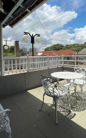 Casa à venda com 200m², 4 quartos e 1 vaga Casa à venda com 200m², 4 quartos e 1 vagaVaranda quarto 2