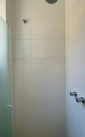 Apartamento à venda com 80m², 2 quartos e 1 vaga Apartamento à venda com 80m², 2 quartos e 1 vagaBanheiro da Suíte