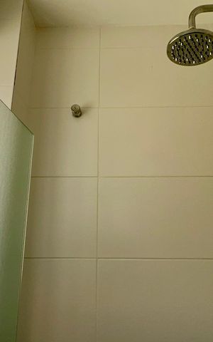 Apartamento à venda com 80m², 2 quartos e 1 vaga Apartamento à venda com 80m², 2 quartos e 1 vagaBanheiro da Suíte