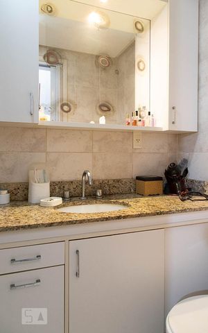 Apartamento à venda com 97m², 2 quartos e 1 vaga Apartamento à venda com 97m², 2 quartos e 1 vagaLavabo