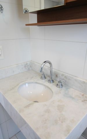 Apartamento para alugar com 54m², 2 quartos e sem vaga Apartamento para alugar com 54m², 2 quartos e sem vagaBanheiro da Suíte 1
