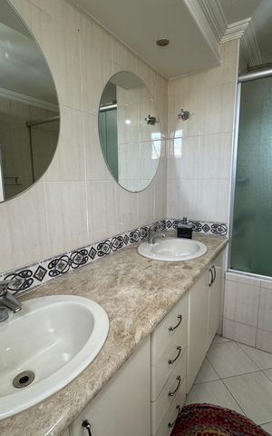 Apartamento para alugar com 264m², 4 quartos e 3 vagas Apartamento para alugar com 264m², 4 quartos e 3 vagasBanheiro da Suíte 3