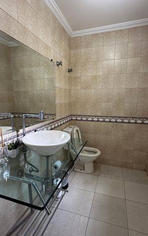 Apartamento para alugar com 264m², 4 quartos e 3 vagas Apartamento para alugar com 264m², 4 quartos e 3 vagasLavabo