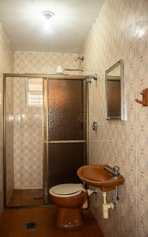 Casa à venda com 400m², 3 quartos e 3 vagasBanheiro externo (Piso inferior)