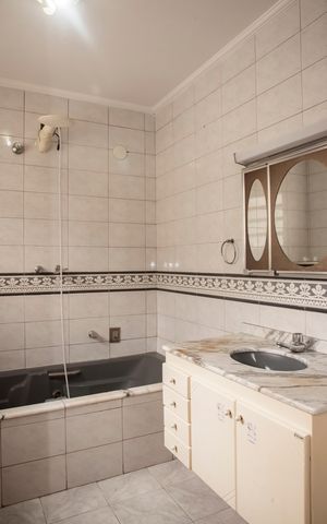 Casa à venda com 400m², 3 quartos e 3 vagasBanheiro da Suíte