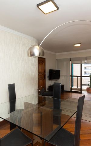 Apartamento à venda com 110m², 3 quartos e 2 vagas Apartamento à venda com 110m², 3 quartos e 2 vagasSala