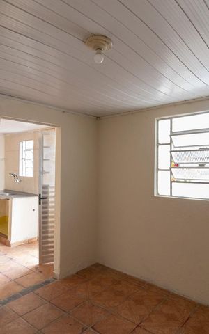 Casa para alugar com 35m², 1 quarto e sem vaga Casa para alugar com 35m², 1 quarto e sem vagaSala