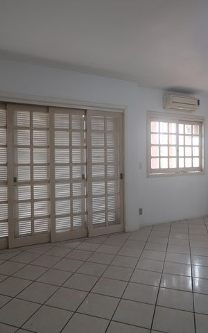 Casa à venda com 315m², 3 quartos e 4 vagasSala 2