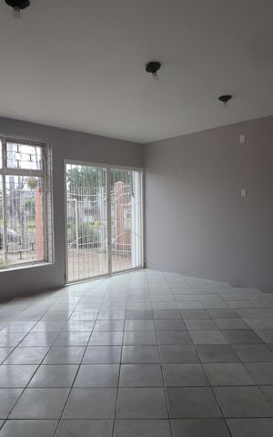 Casa à venda com 315m², 3 quartos e 4 vagasEscritório