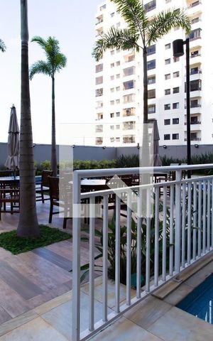 Apartamento à venda com 95m², 2 quartos e 2 vagas Apartamento à venda com 95m², 2 quartos e 2 vagasÁrea comum - Piscina