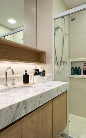 Apartamento à venda com 95m², 2 quartos e 2 vagas Apartamento à venda com 95m², 2 quartos e 2 vagasBanheiro da Suíte 2