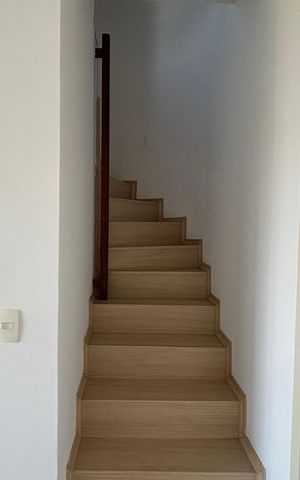 Apartamento para alugar com 46m², 1 quarto e 1 vaga Apartamento para alugar com 46m², 1 quarto e 1 vagaEscada