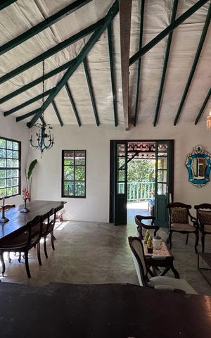 Casa de condomínio à venda com 135m², 2 quartos e 4 vagas Casa de condomínio à venda com 135m², 2 quartos e 4 vagasSala