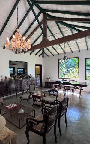Casa de condomínio à venda com 135m², 2 quartos e 4 vagas Casa de condomínio à venda com 135m², 2 quartos e 4 vagasSala