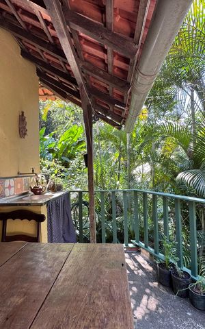 Casa de condomínio à venda com 135m², 2 quartos e 4 vagas Casa de condomínio à venda com 135m², 2 quartos e 4 vagasVaranda