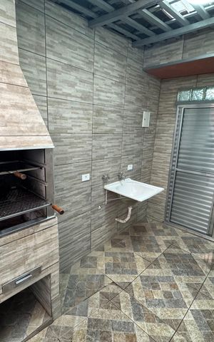 Casa à venda com 165m², 5 quartos e 3 vagas Casa à venda com 165m², 5 quartos e 3 vagasChurrasqueira