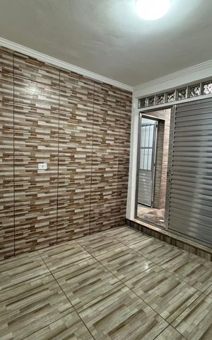 Casa à venda com 165m², 5 quartos e 3 vagas Casa à venda com 165m², 5 quartos e 3 vagasQuarto de serviço
