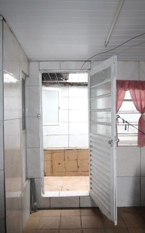 Casa à venda com 52m², 2 quartos e 2 vagasCasa 2 - Sala/cozinha