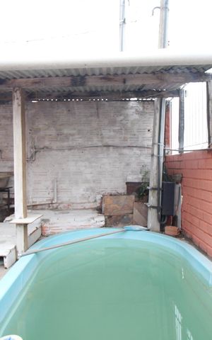 Casa à venda com 52m², 2 quartos e 2 vagasPiscina
