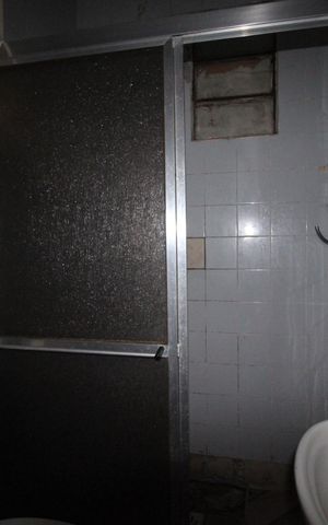 Casa à venda com 52m², 2 quartos e 2 vagasCasa 2 - Banheiro social