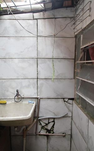 Casa à venda com 52m², 2 quartos e 2 vagasCasa 2 - Banheiro social