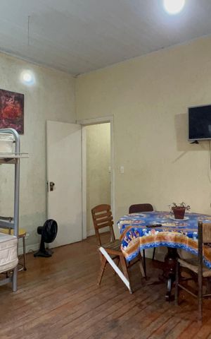 Casa à venda com 320m², 8 quartos e 2 vagas Casa à venda com 320m², 8 quartos e 2 vagasSala/Cozinha