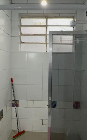 Casa à venda com 320m², 8 quartos e 2 vagas Casa à venda com 320m², 8 quartos e 2 vagasBanheiro Social
