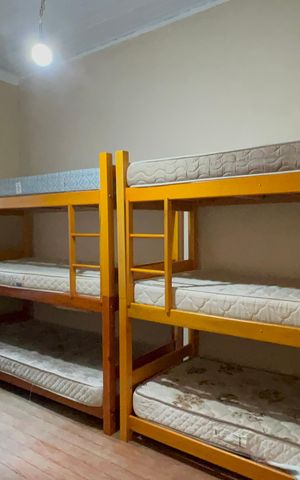 Casa à venda com 320m², 8 quartos e 2 vagas Casa à venda com 320m², 8 quartos e 2 vagasQuarto
