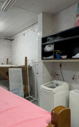 Casa à venda com 320m², 8 quartos e 2 vagas Casa à venda com 320m², 8 quartos e 2 vagasQuarto de Serviço