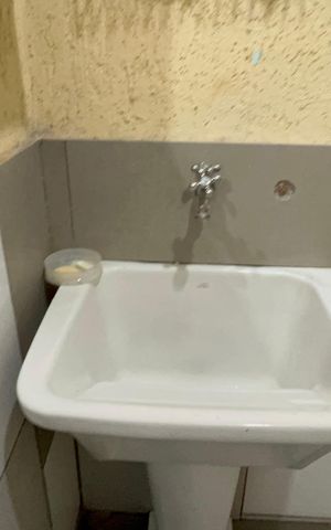 Casa à venda com 320m², 8 quartos e 2 vagas Casa à venda com 320m², 8 quartos e 2 vagasLavanderia