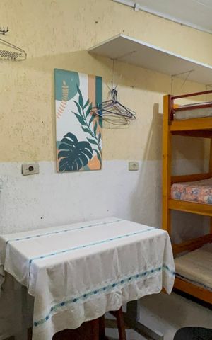 Casa à venda com 320m², 8 quartos e 2 vagas Casa à venda com 320m², 8 quartos e 2 vagasQuarto 2