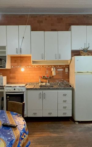Casa à venda com 320m², 8 quartos e 2 vagas Casa à venda com 320m², 8 quartos e 2 vagasSala/Cozinha