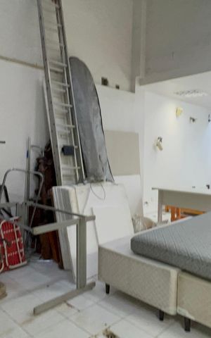 Casa à venda com 320m², 8 quartos e 2 vagas Casa à venda com 320m², 8 quartos e 2 vagasGaragem