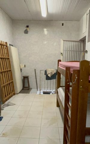 Casa à venda com 320m², 8 quartos e 2 vagas Casa à venda com 320m², 8 quartos e 2 vagasQuarto de Serviço
