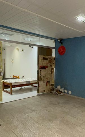 Casa à venda com 320m², 8 quartos e 2 vagas Casa à venda com 320m², 8 quartos e 2 vagasGaragem