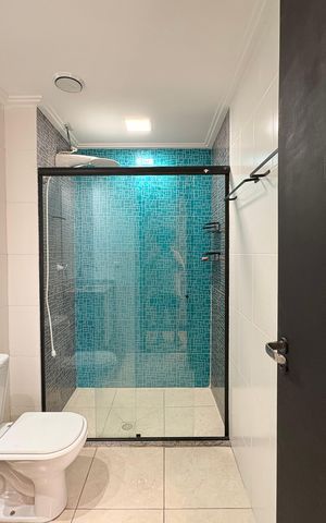 Apartamento à venda com 50m², 2 quartos e 2 vagas Apartamento à venda com 50m², 2 quartos e 2 vagasBanheiro