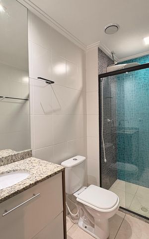 Apartamento à venda com 50m², 2 quartos e 2 vagas Apartamento à venda com 50m², 2 quartos e 2 vagasBanheiro
