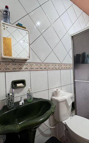 Casa à venda com 166m², 3 quartos e 2 vagas Casa à venda com 166m², 3 quartos e 2 vagasBanheiro