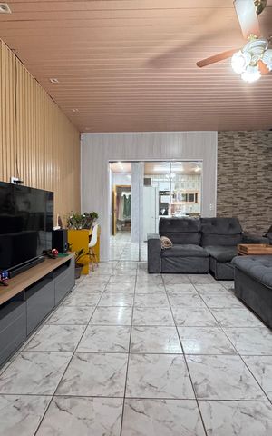 Casa à venda com 166m², 3 quartos e 2 vagas Casa à venda com 166m², 3 quartos e 2 vagasSala