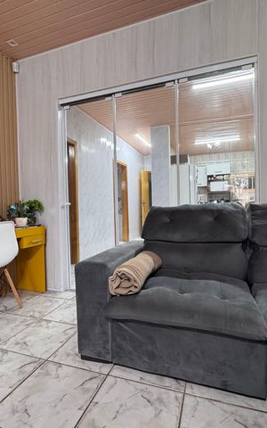 Casa à venda com 166m², 3 quartos e 2 vagas Casa à venda com 166m², 3 quartos e 2 vagasSala