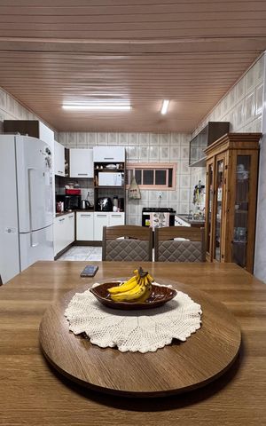 Casa à venda com 166m², 3 quartos e 2 vagas Casa à venda com 166m², 3 quartos e 2 vagasSala de Jantar