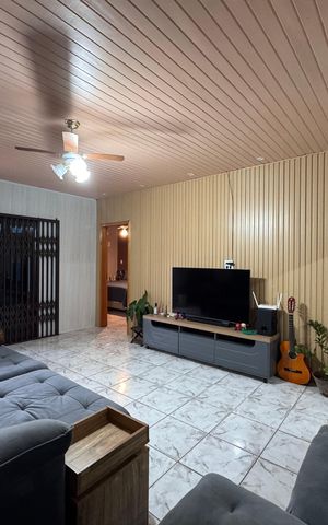 Casa à venda com 166m², 3 quartos e 2 vagas Casa à venda com 166m², 3 quartos e 2 vagasSala