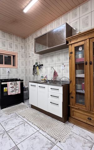 Casa à venda com 166m², 3 quartos e 2 vagas Casa à venda com 166m², 3 quartos e 2 vagasCozinha