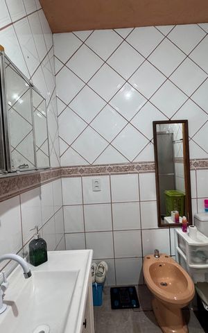 Casa à venda com 166m², 3 quartos e 2 vagas Casa à venda com 166m², 3 quartos e 2 vagasBanheiro Suíte