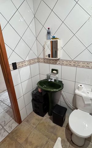 Casa à venda com 166m², 3 quartos e 2 vagas Casa à venda com 166m², 3 quartos e 2 vagasBanheiro